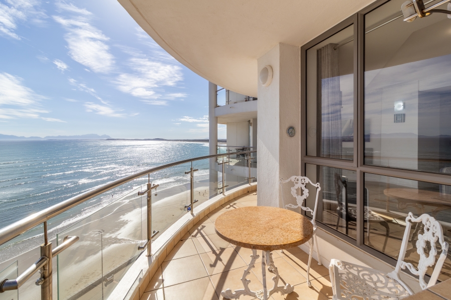 To Let 3 Bedroom Property for Rent in Strand Central Western Cape